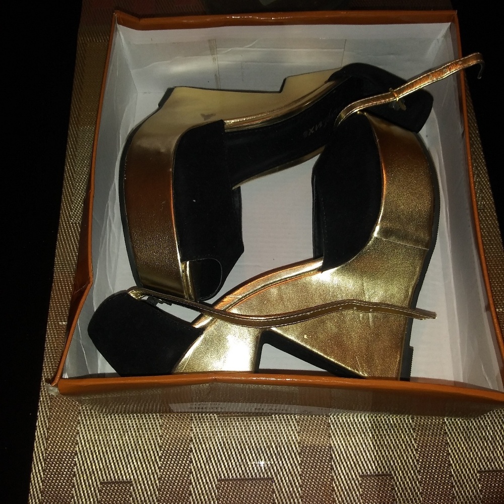 Shoes - Picture 2 of 2